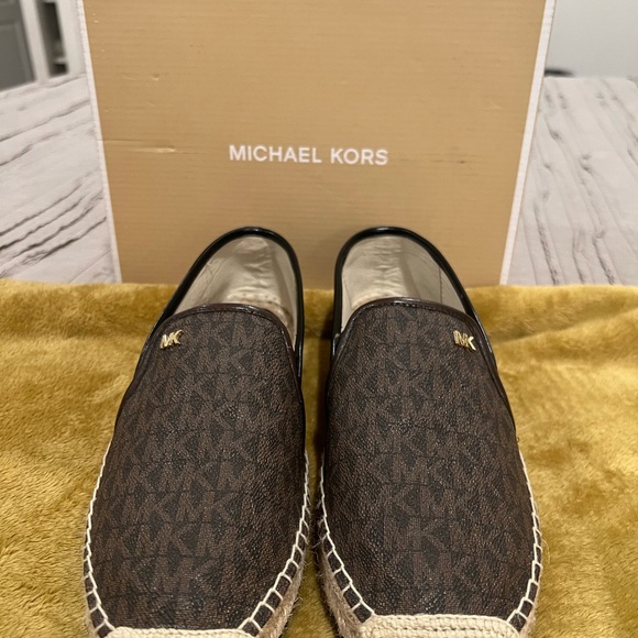 Micheal Kors Women's Kendrick Slip-On Espadrille Flats - Picture 4 of 5